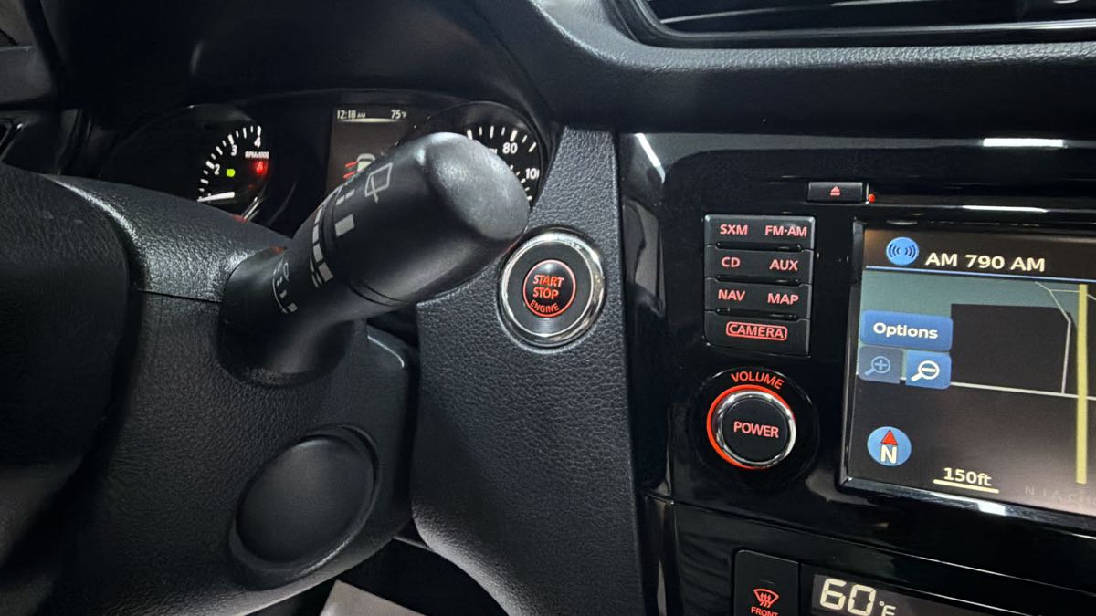 Photo 19 of this Nissan Rogue