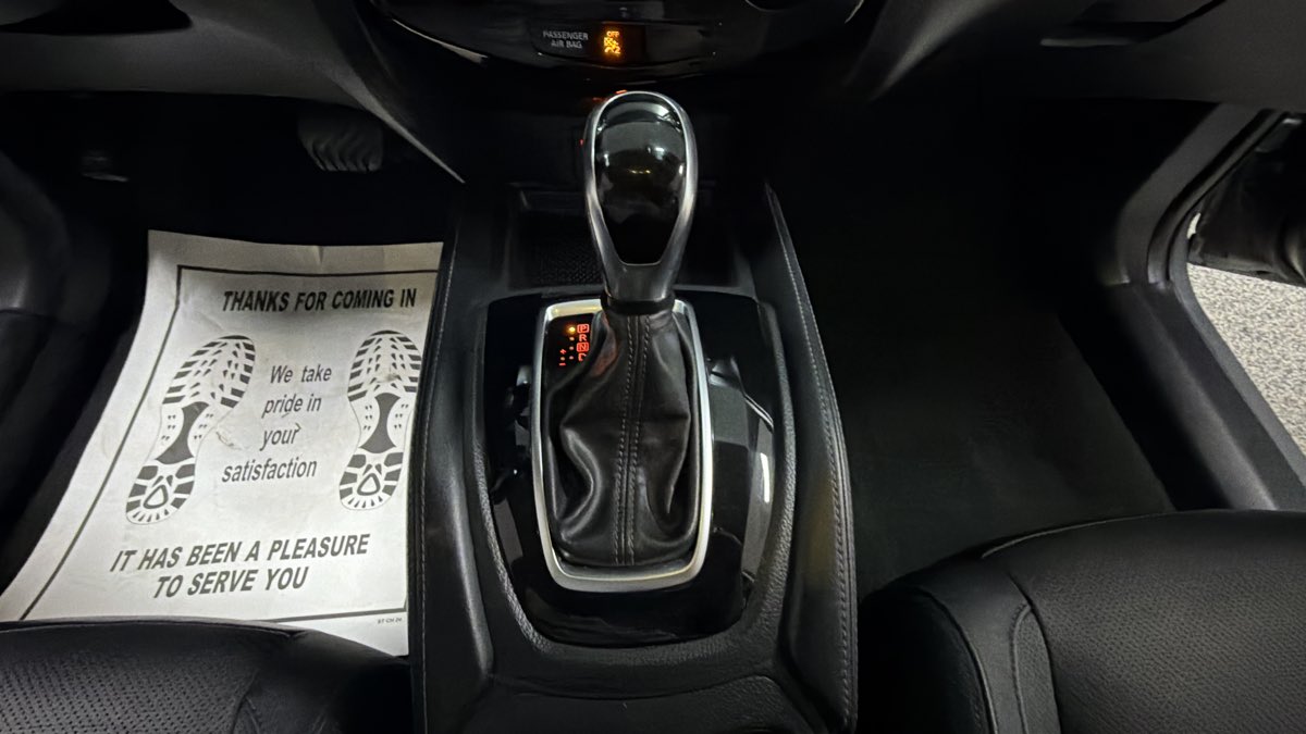 Photo 24 of this Nissan Rogue