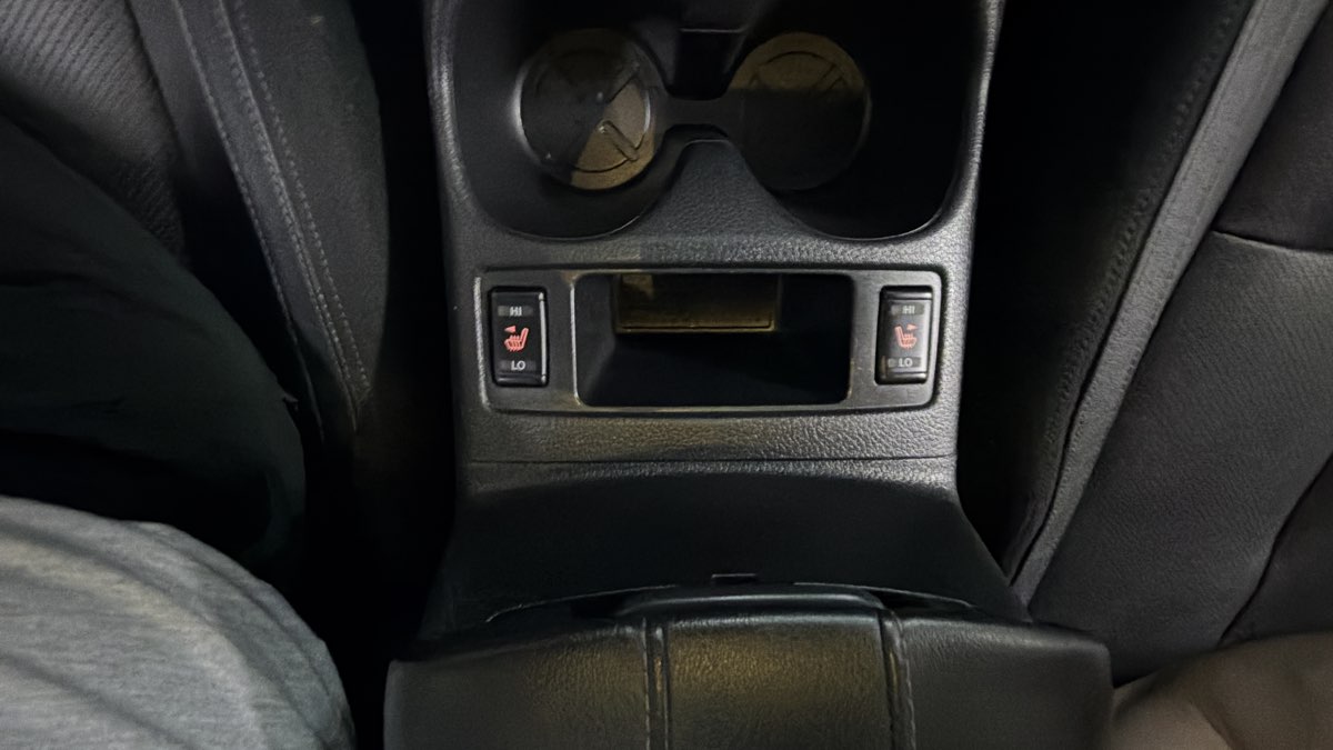 Photo 25 of this Nissan Rogue