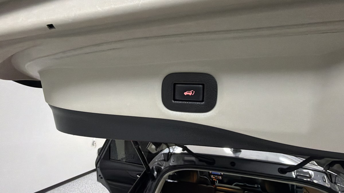 Photo 28 of this Nissan Rogue