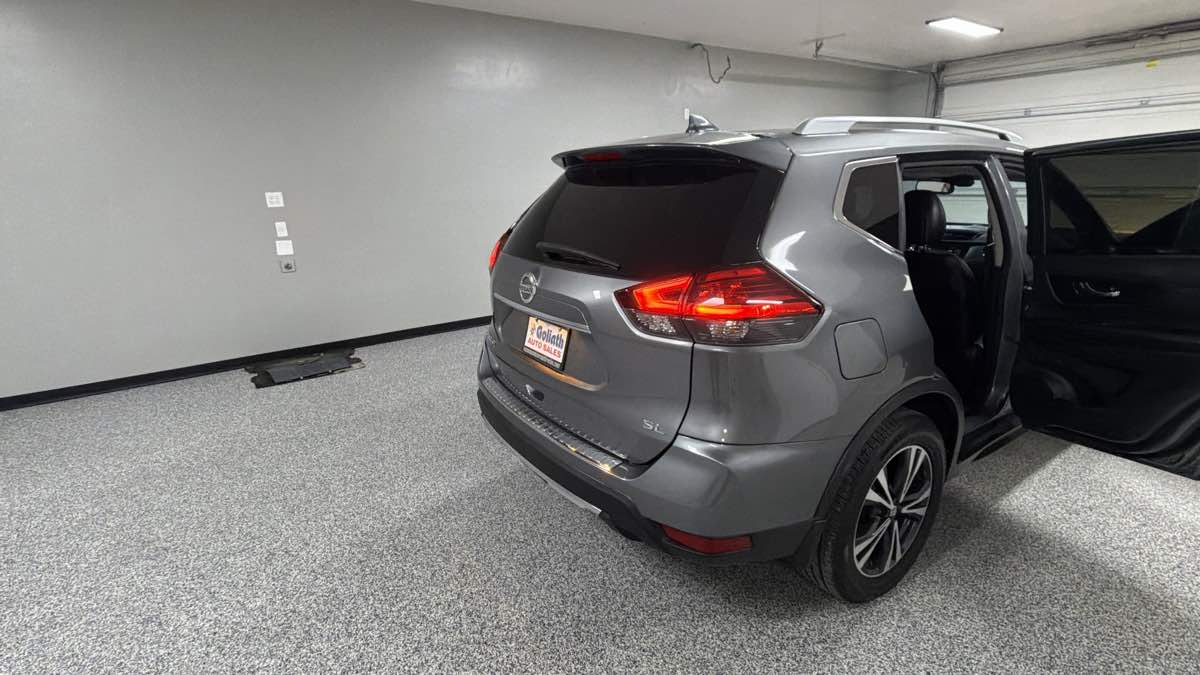 Photo 29 of this Nissan Rogue