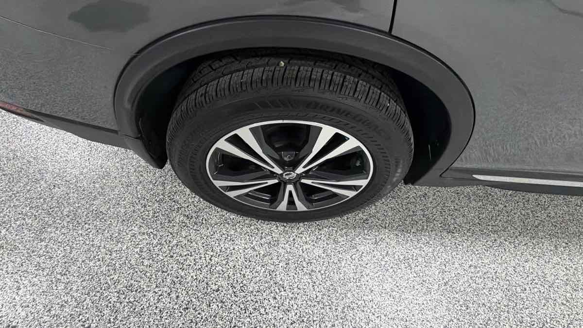 Photo 39 of this Nissan Rogue
