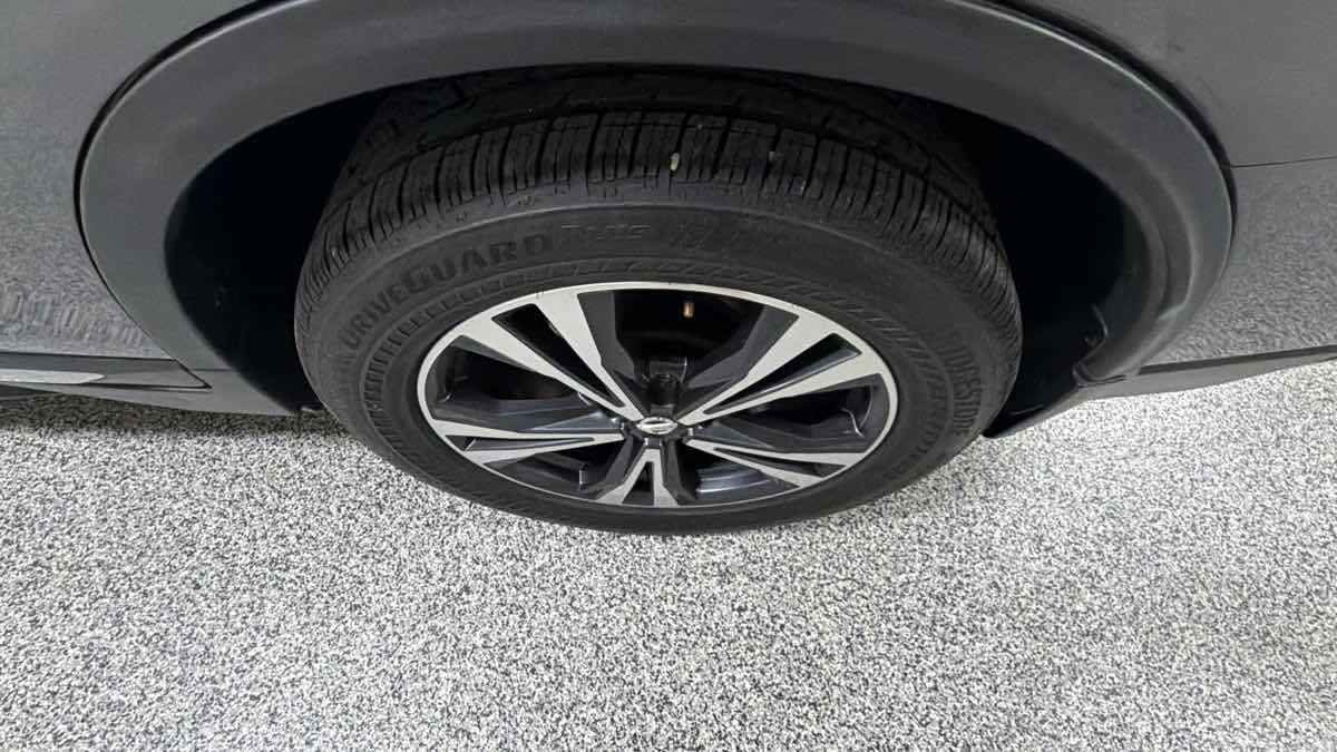 Photo 40 of this Nissan Rogue