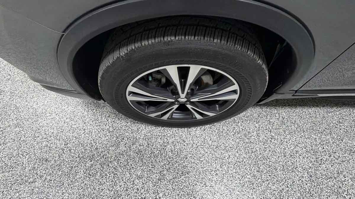 Photo 41 of this Nissan Rogue