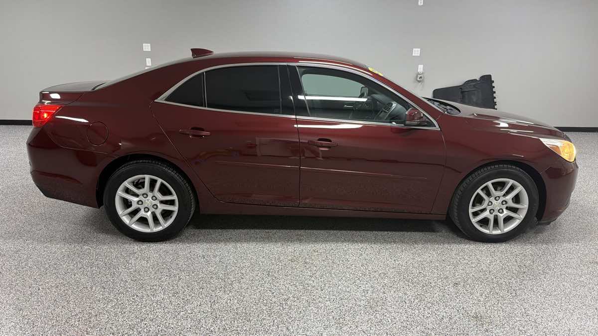 Photo 2 of this Chevrolet Malibu