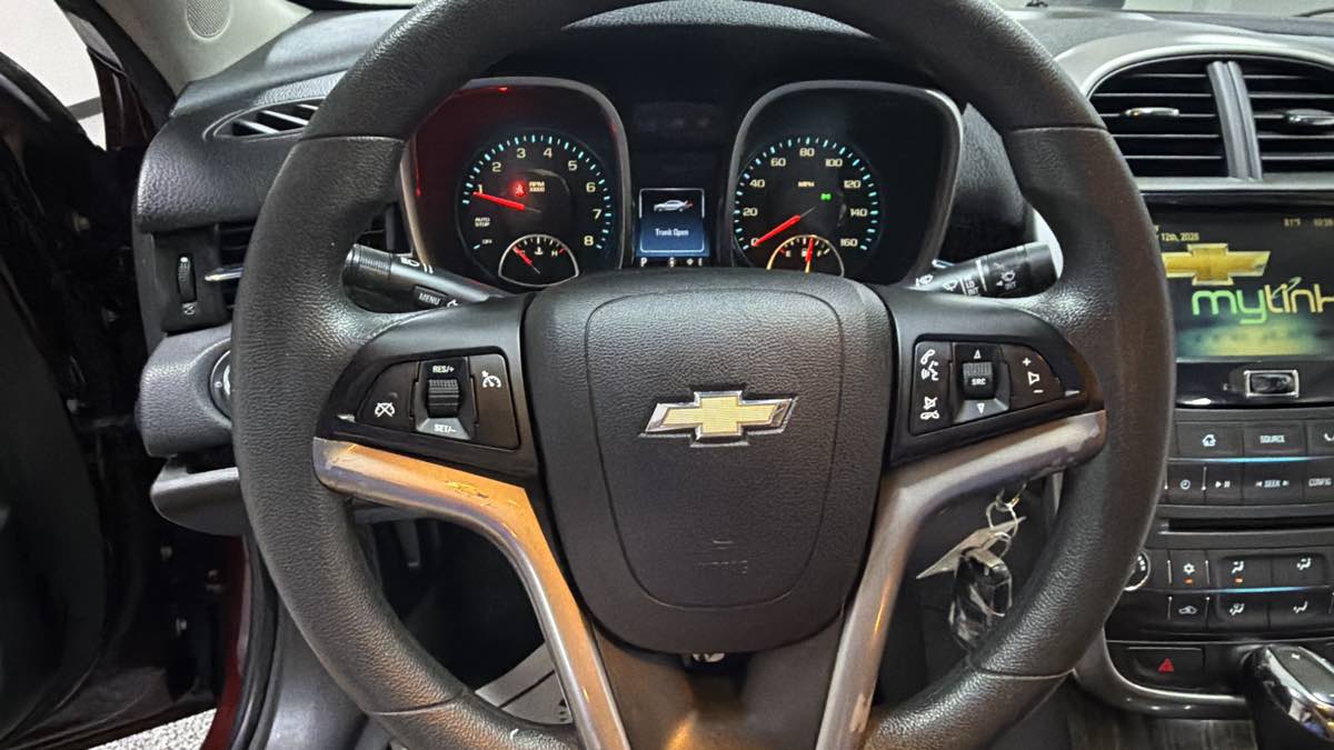 Photo 15 of this Chevrolet Malibu