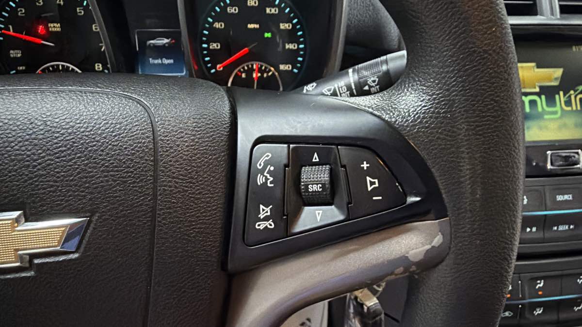 Photo 17 of this Chevrolet Malibu