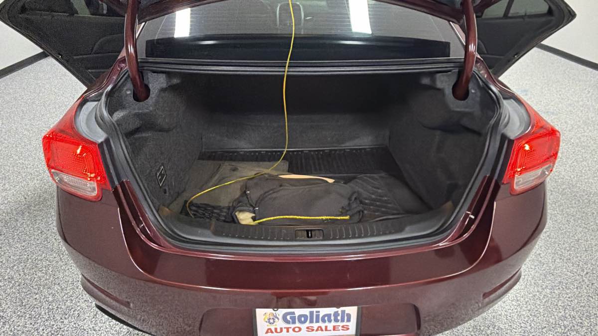 Photo 23 of this Chevrolet Malibu