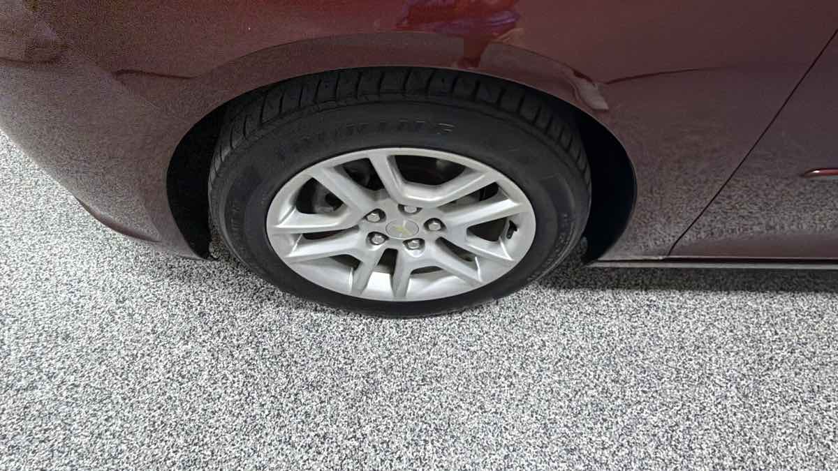 Photo 37 of this Chevrolet Malibu