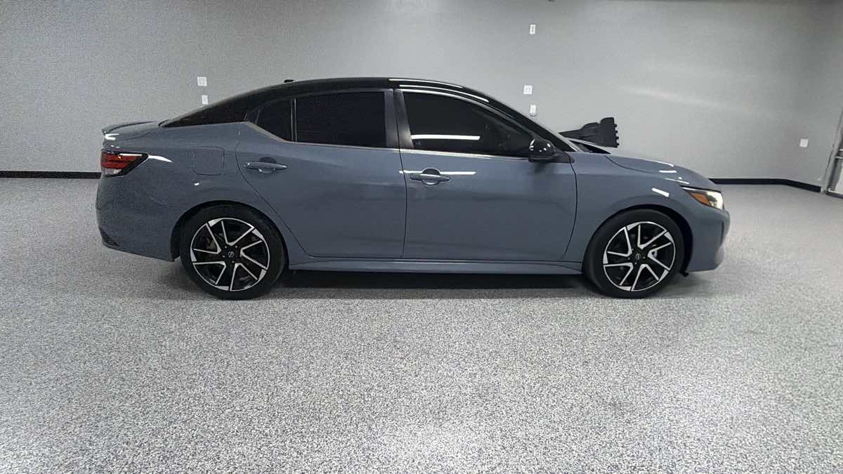 Photo 2 of this Nissan Sentra