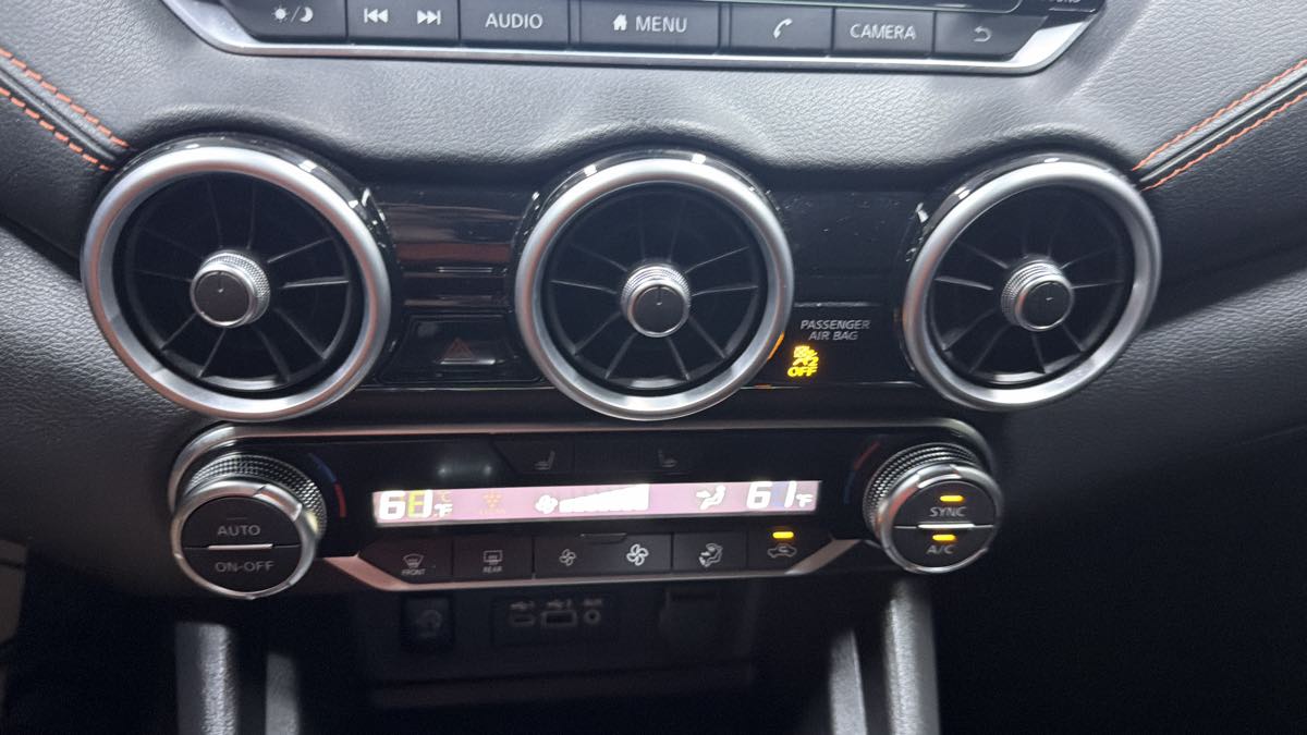 Photo 15 of this Nissan Sentra