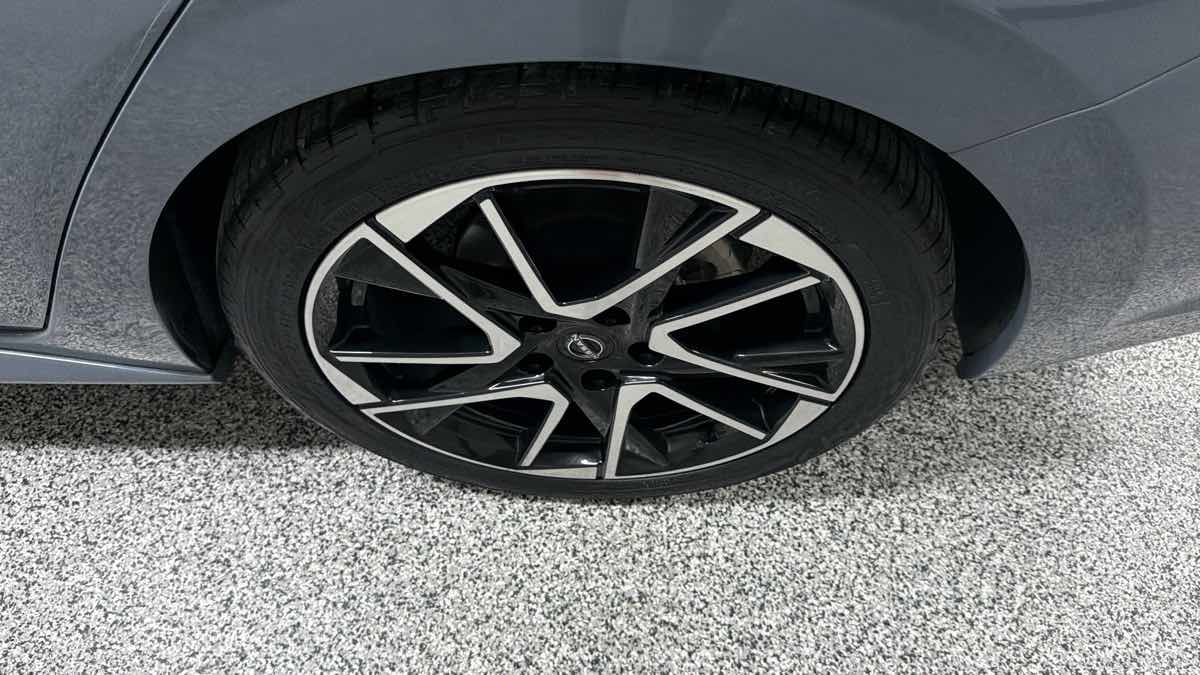 Photo 33 of this Nissan Sentra