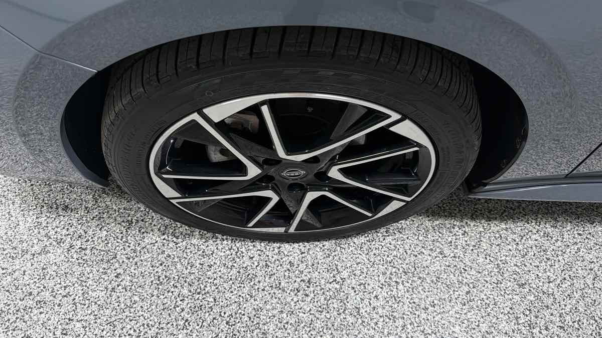 Photo 34 of this Nissan Sentra