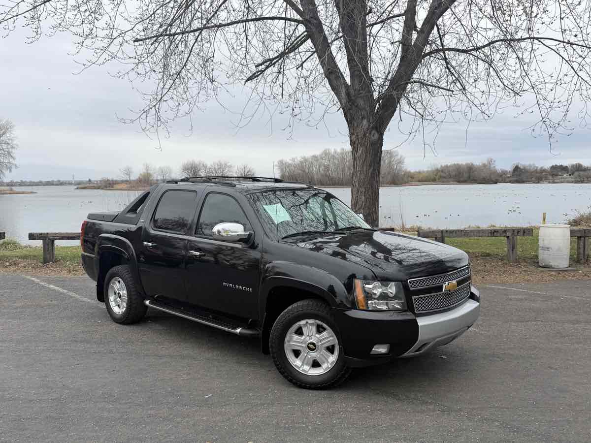 2012 Chevrolet Avalanche LT 4WD