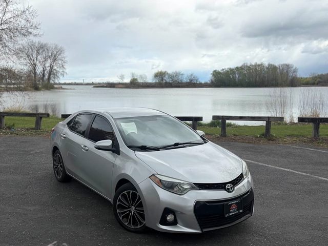 Classic Silver Metallic 2015 Toyota Corolla S Plus Sedan Front-Wheel Drive Automatic