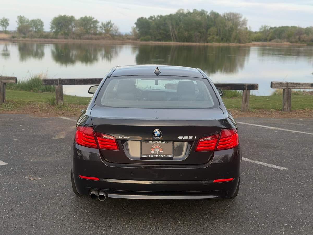 2013 BMW 5 Series 528i - Photo 5