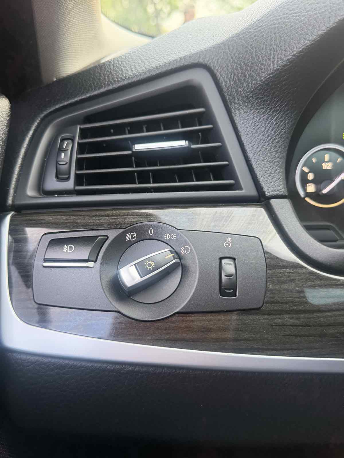 2013 BMW 5 Series 528i - Photo 10