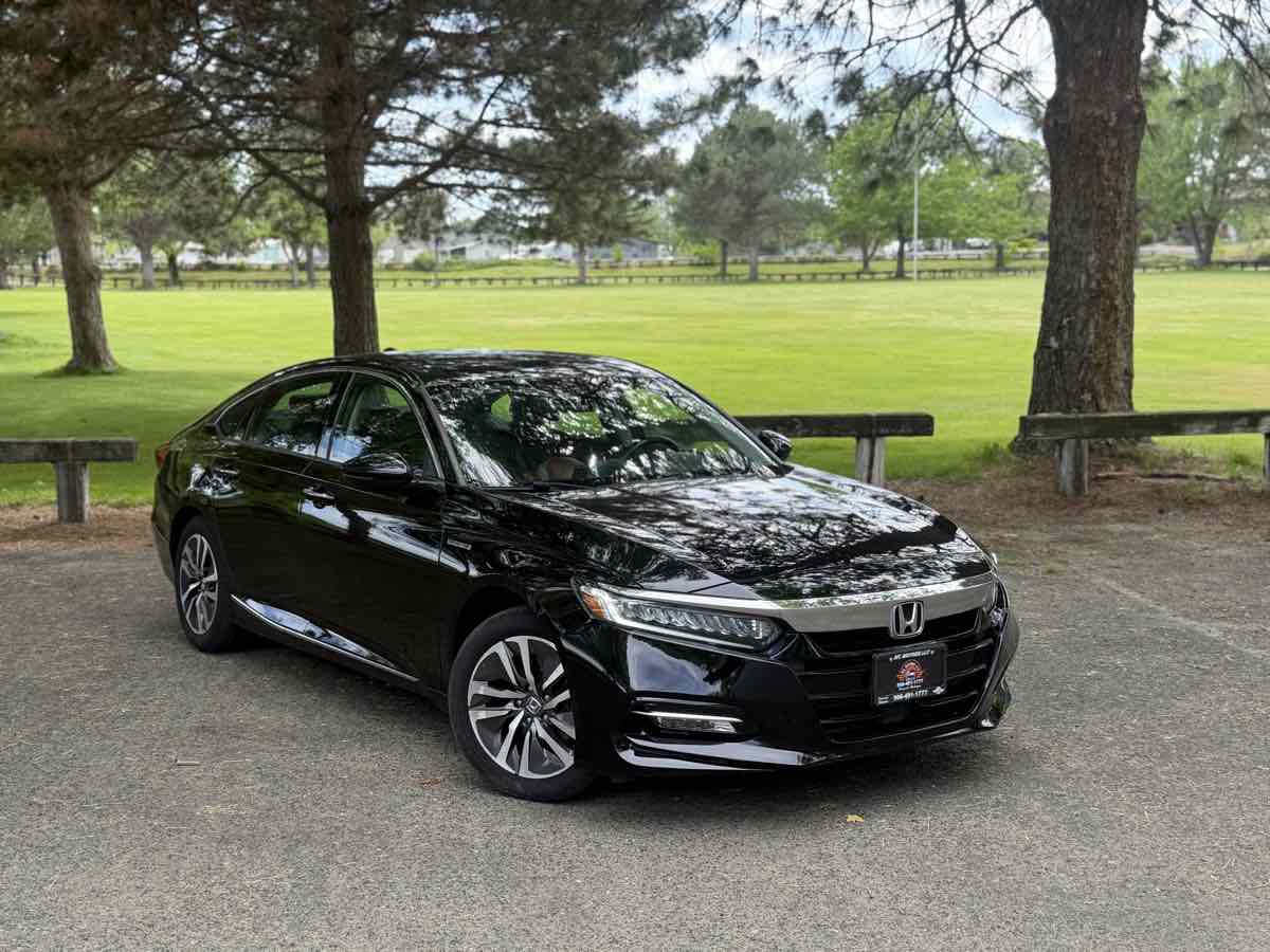 2019 Honda Accord Hybrid Touring's photo