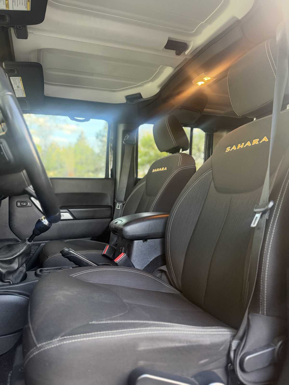 2015 Jeep Wrangler Unlimited Sahara - Photo 11