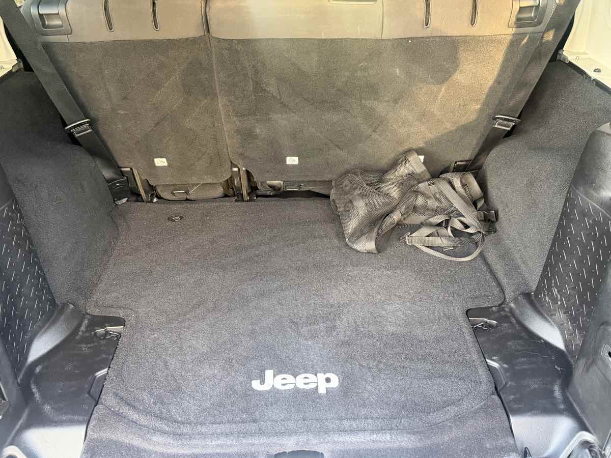 2015 Jeep Wrangler Unlimited Sahara - Photo 13
