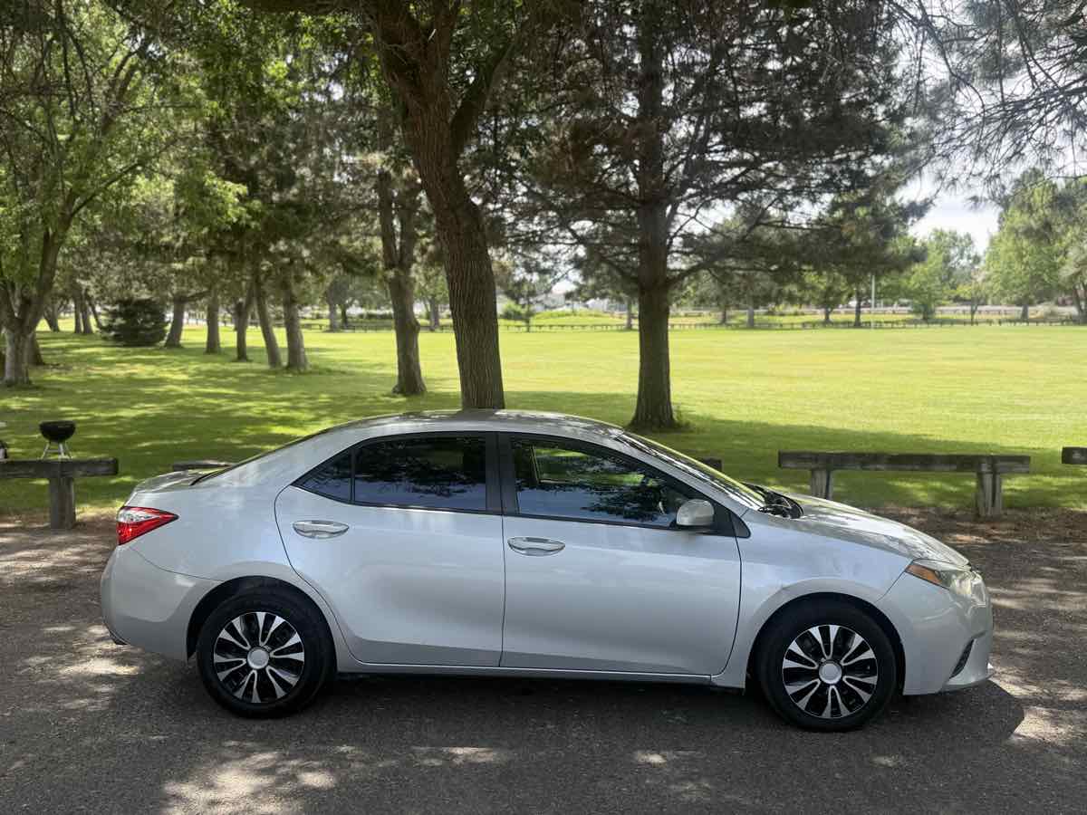 2016 Toyota Corolla LE - Photo 4