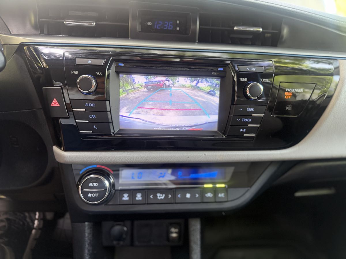 2016 Toyota Corolla LE - Photo 8