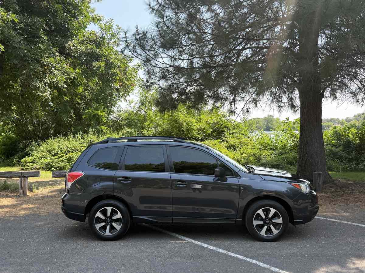 2017 Subaru Forester Base - Photo 2