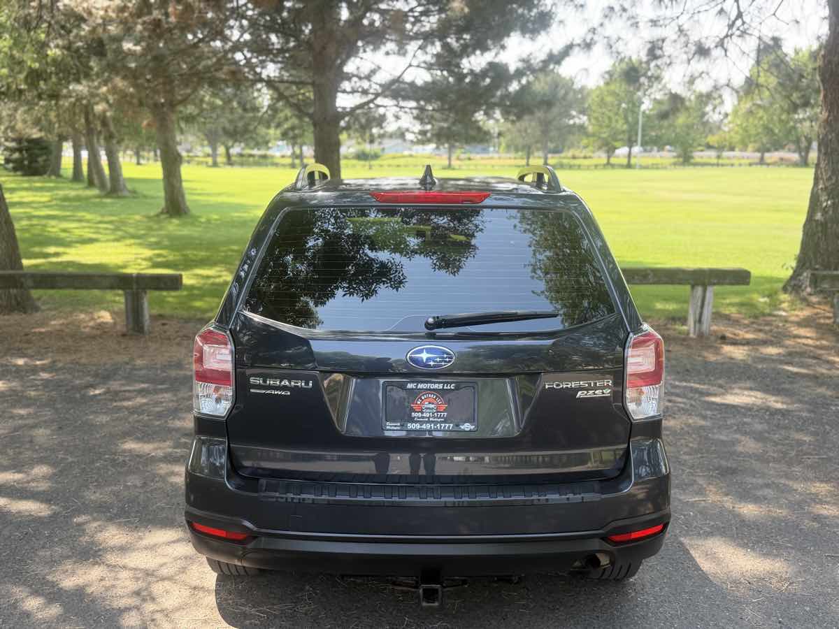 2017 Subaru Forester Base - Photo 4