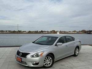 View 2014 Nissan Altima 