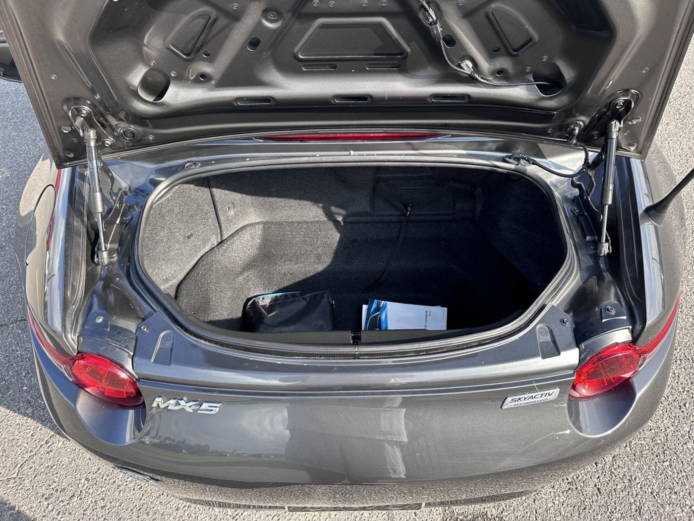 2018 Mazda MX-5 Miata Club - Photo 12