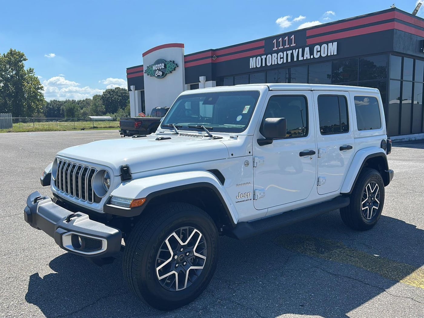 2024 Jeep Wrangler 4-Door Sahara - Photo 2