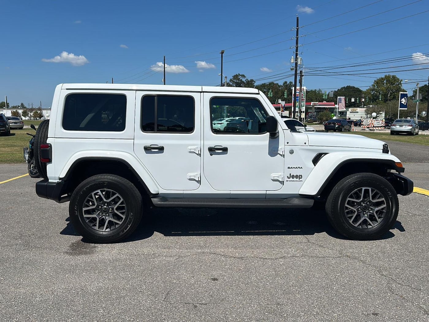 2024 Jeep Wrangler 4-Door Sahara - Photo 9