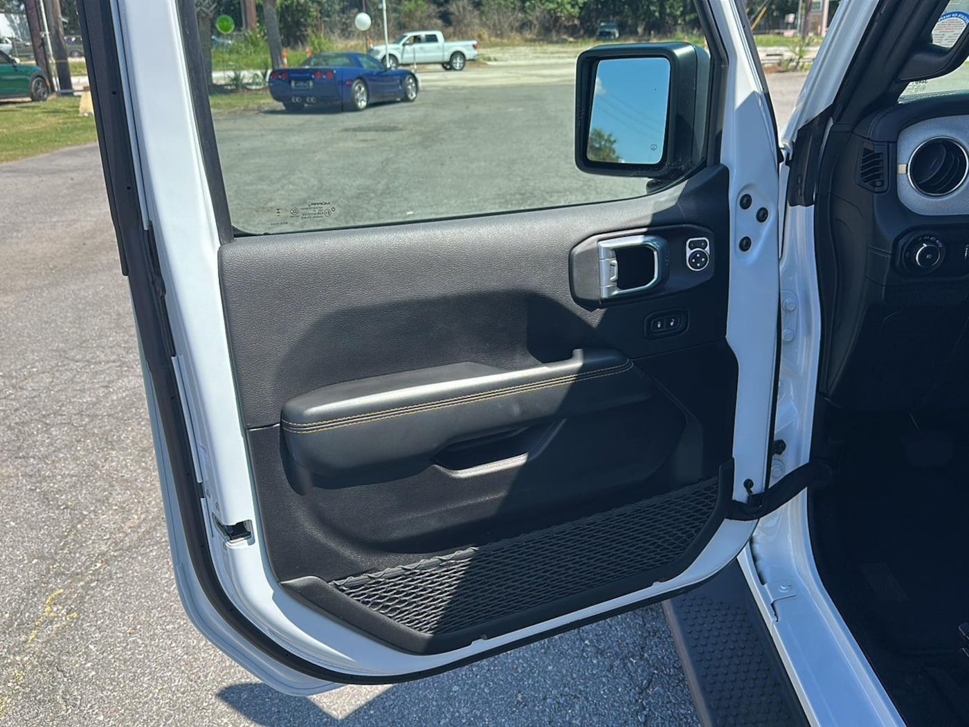 2024 Jeep Wrangler 4-Door Sahara - Photo 15