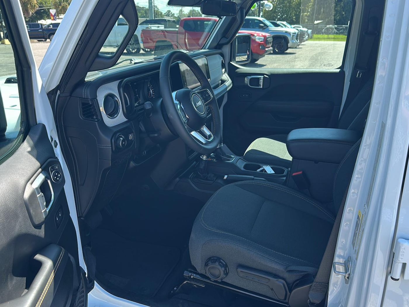 2024 Jeep Wrangler 4-Door Sahara - Photo 16