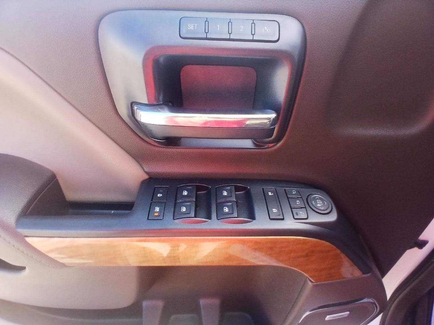 2015 Chevrolet Silverado 1500 LTZ - Photo 18