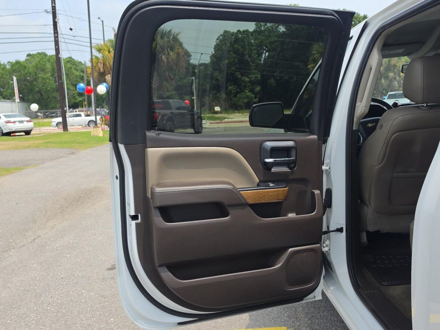 2015 Chevrolet Silverado 1500 LTZ - Photo 17