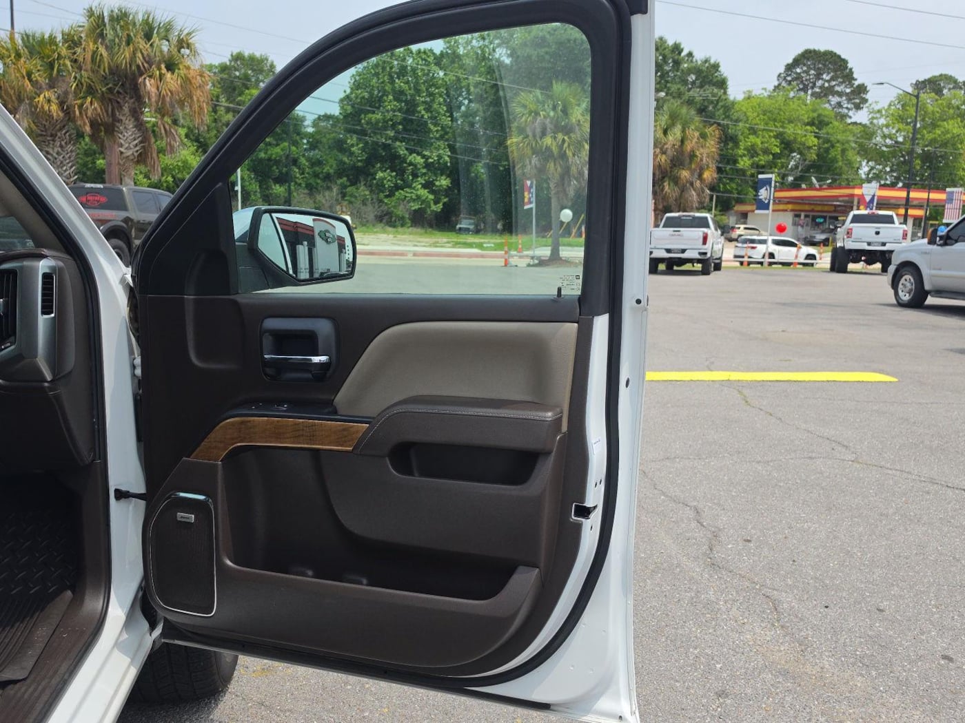 2015 Chevrolet Silverado 1500 LTZ - Photo 23