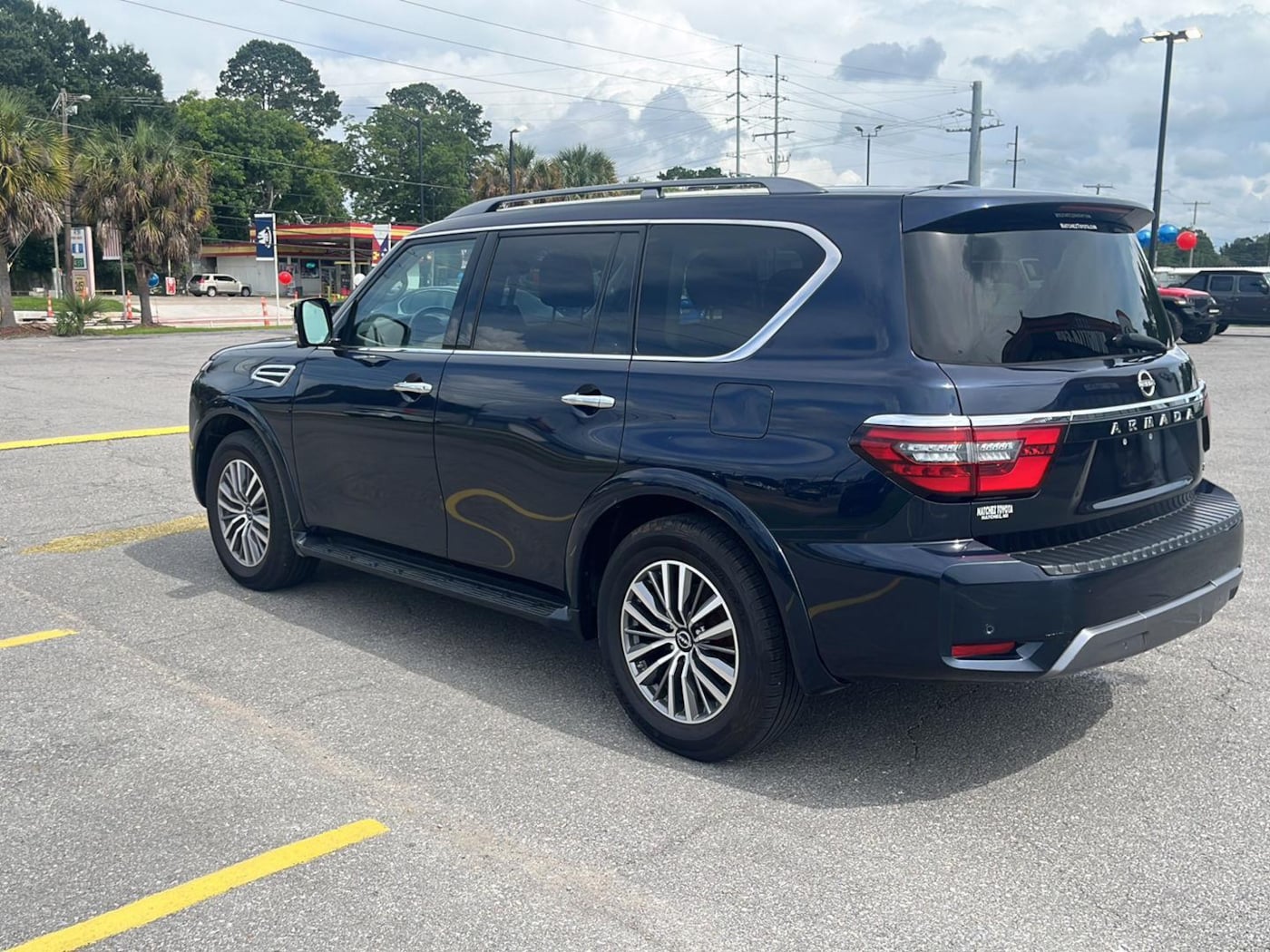 2023 Nissan Armada SL - Photo 4