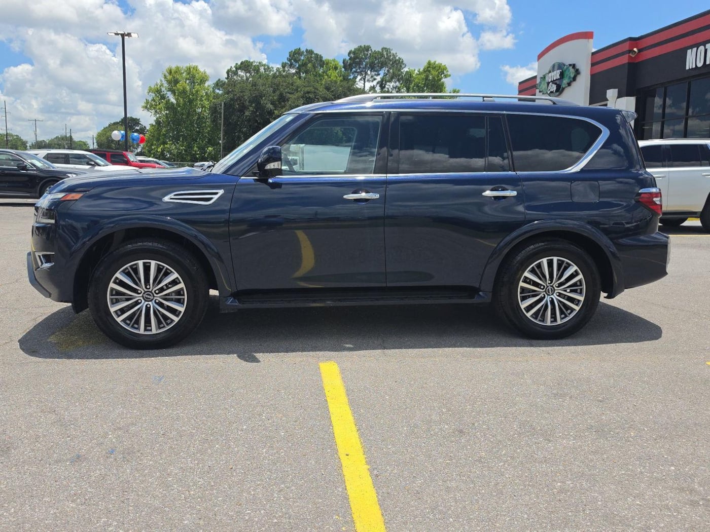 2023 Nissan Armada SL - Photo 3