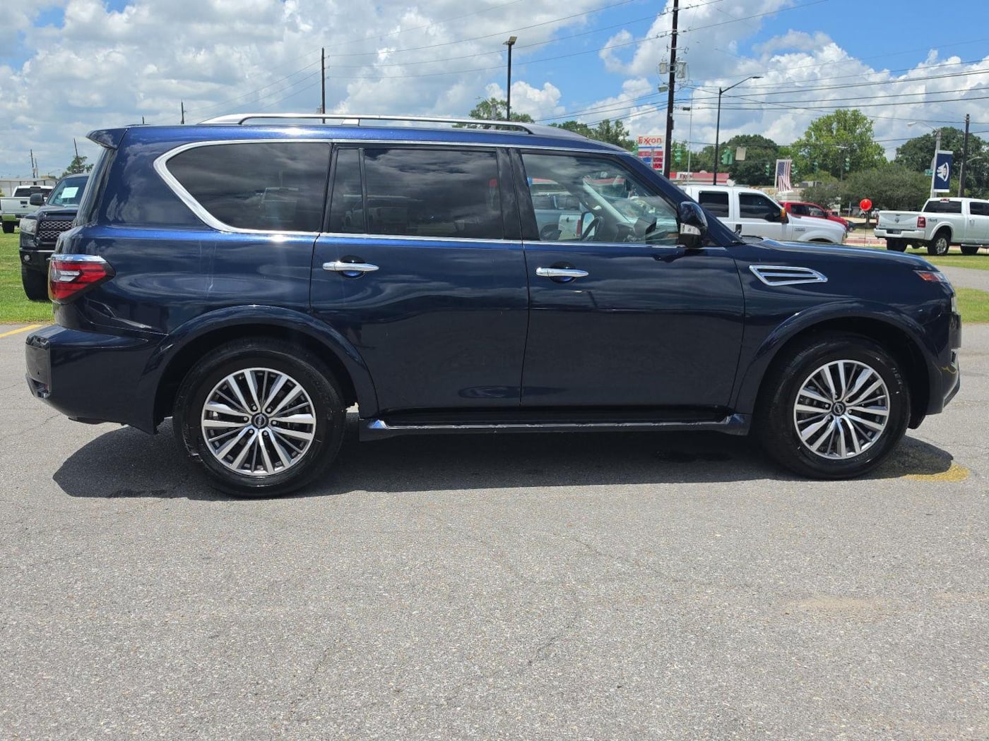 2023 Nissan Armada SL - Photo 8