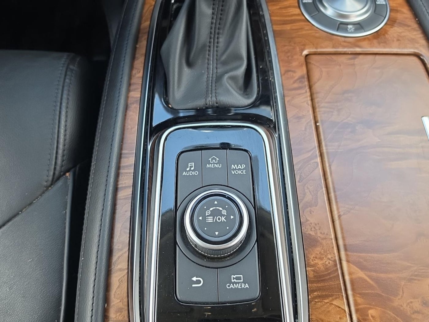 2023 Nissan Armada SL - Photo 27