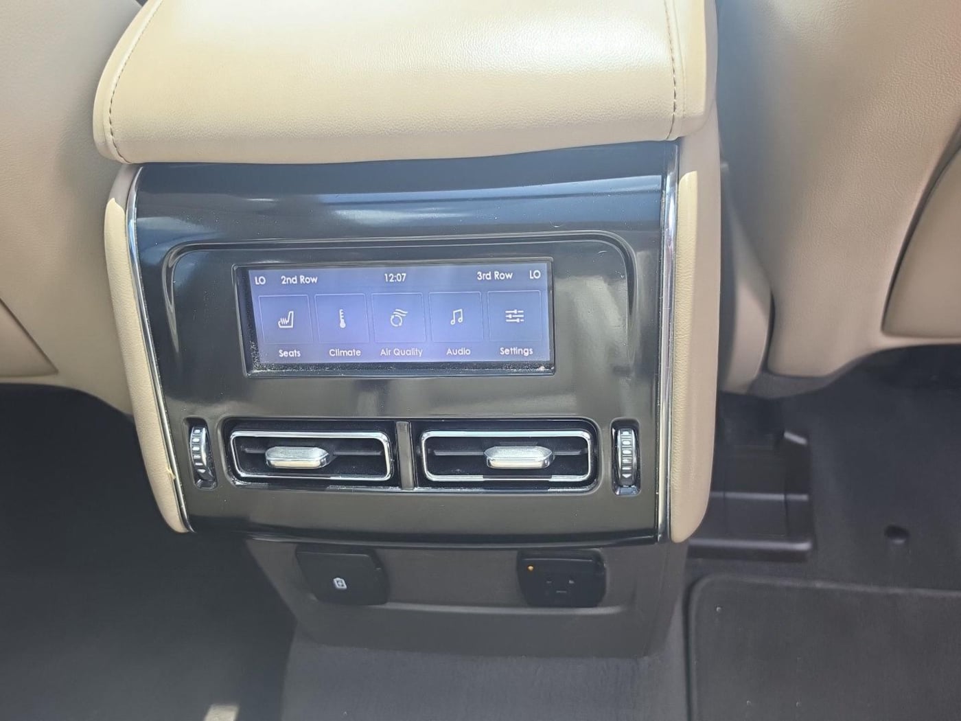 Photo 25 of this Lincoln Aviator