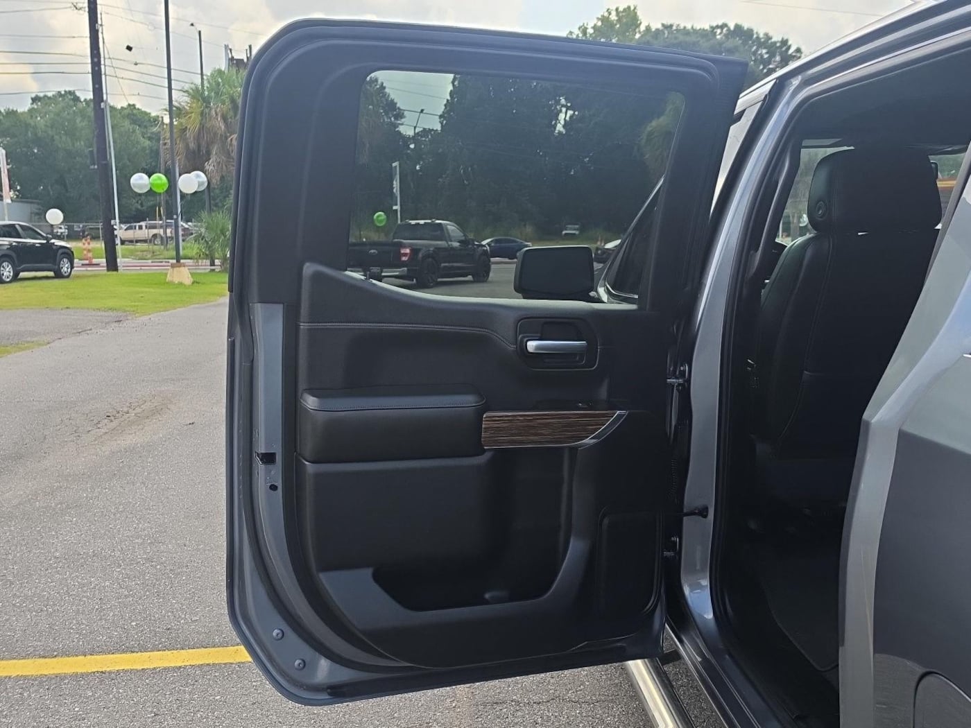 2019 Chevrolet Silverado 1500 High Country - Photo 17