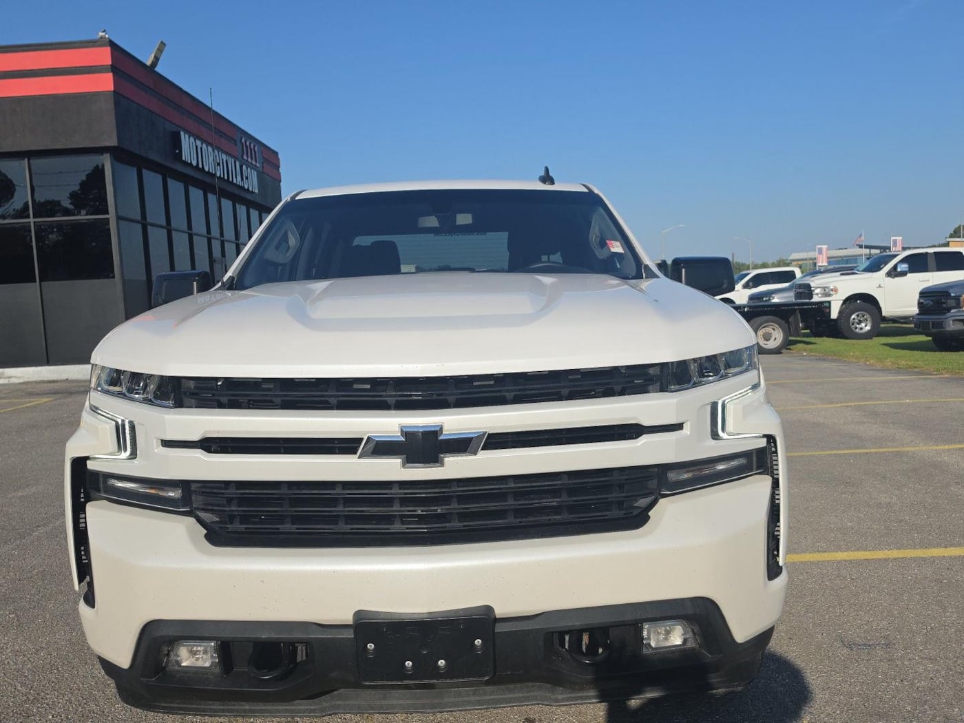 Photo 8 of this Chevrolet Silverado 1500