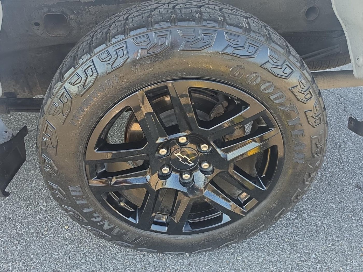 Photo 10 of this Chevrolet Silverado 1500