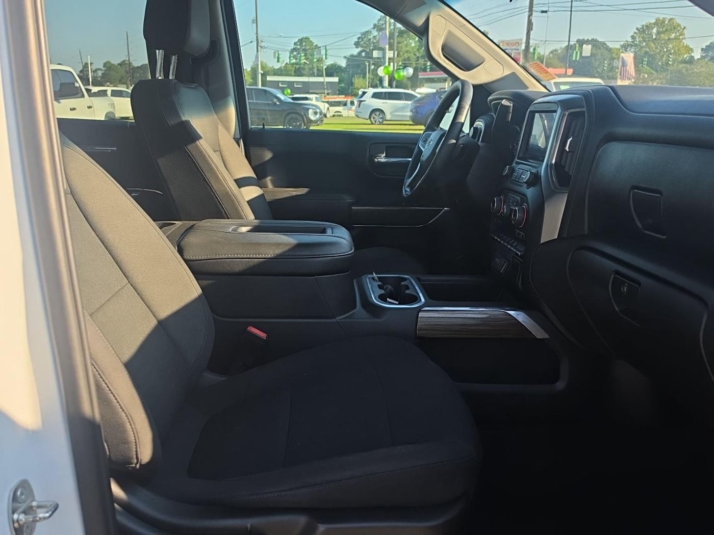 Photo 19 of this Chevrolet Silverado 1500