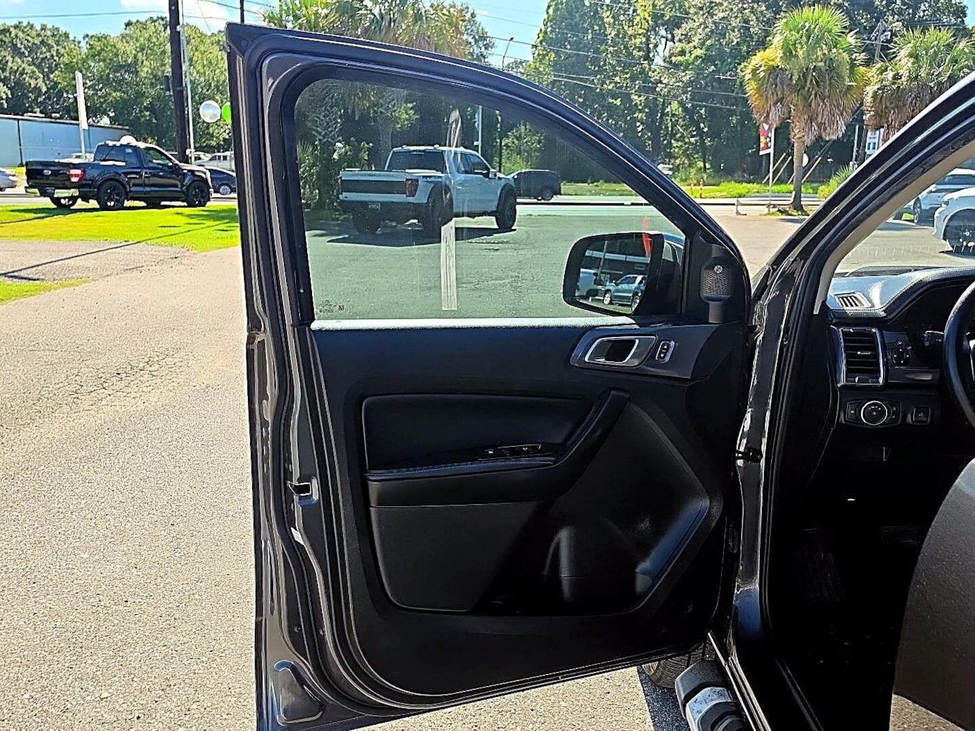 Photo 15 of this Ford Ranger