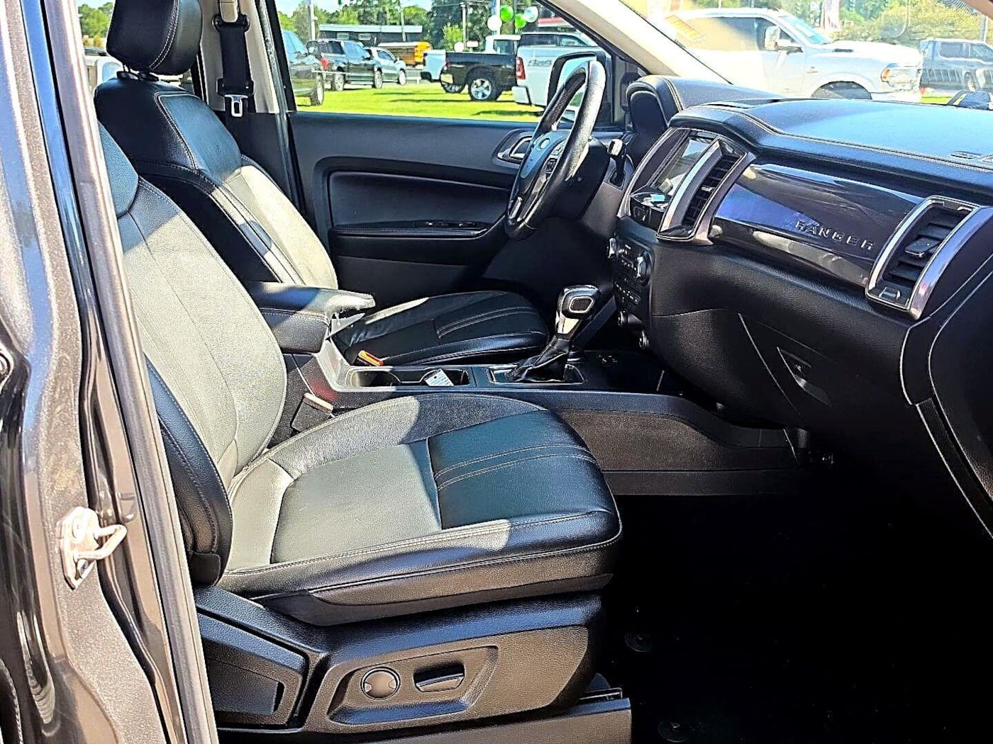 Photo 23 of this Ford Ranger