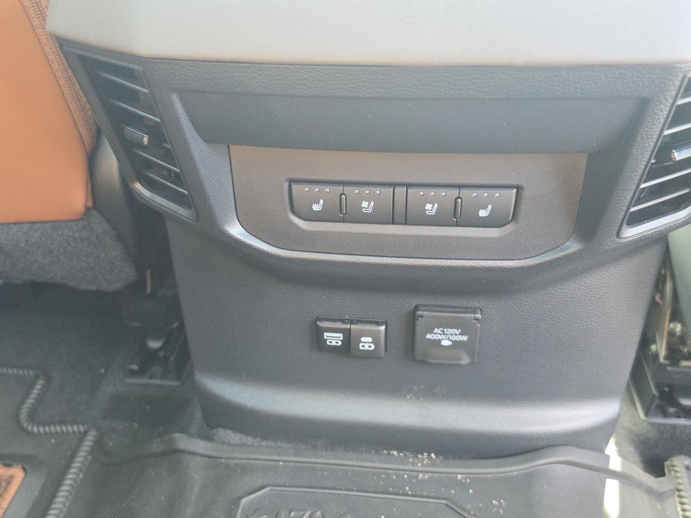 Photo 26 of this Toyota Tundra 2WD