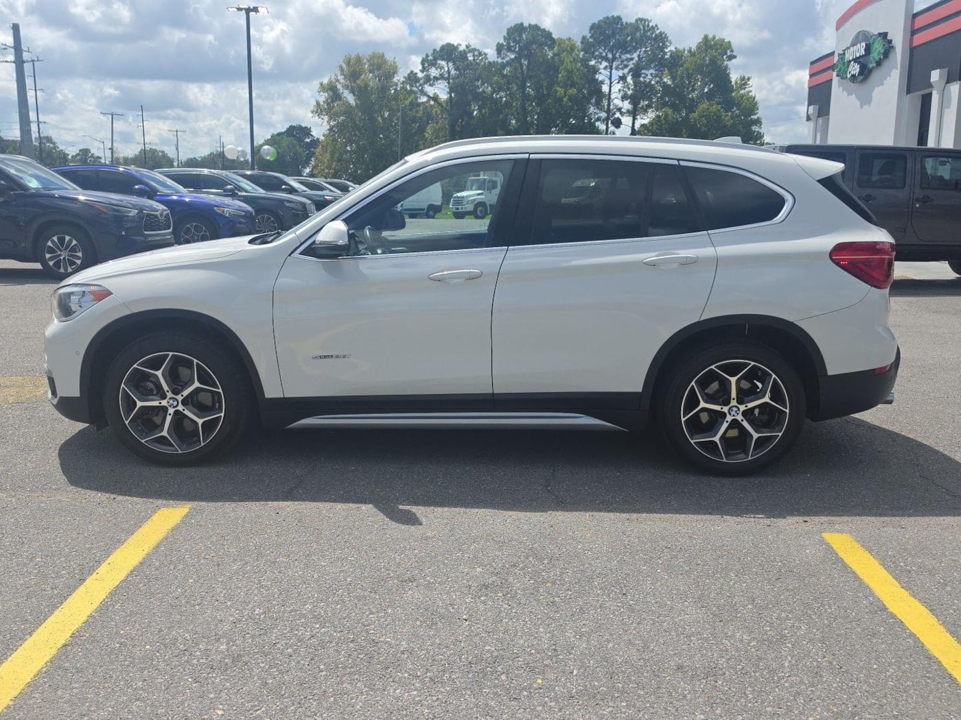 Photo 3 of this BMW X1